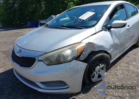 2015 Kia Forte Lx z USA, uszkodzony, nr VIN KNAFK4A66F5404962